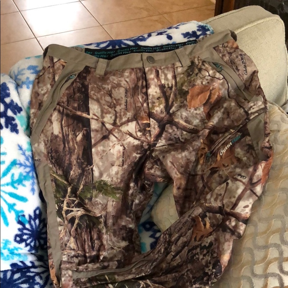 Cabela’s camouflage hunting pants